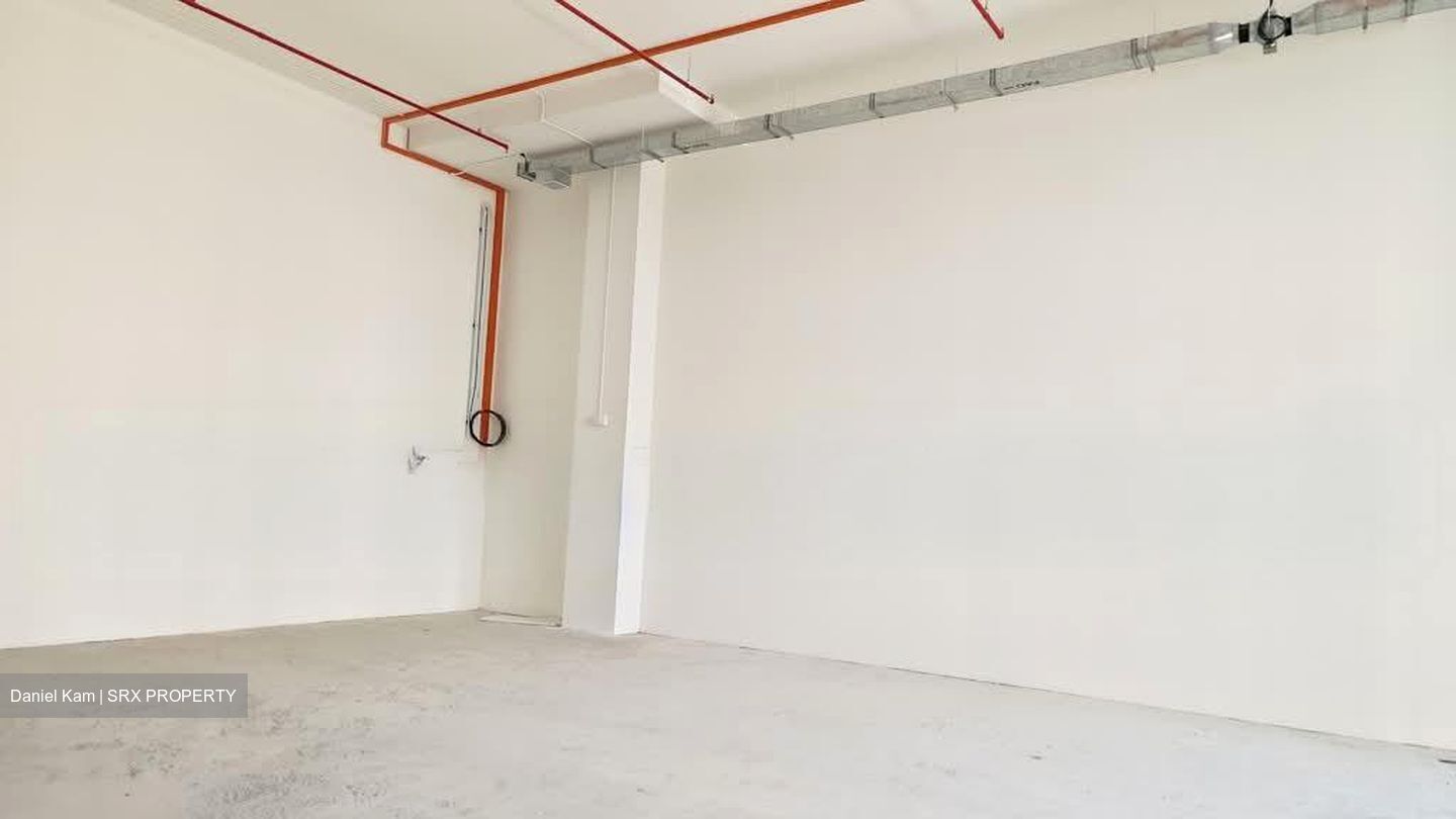 Space 18 (D12), Factory #562090121